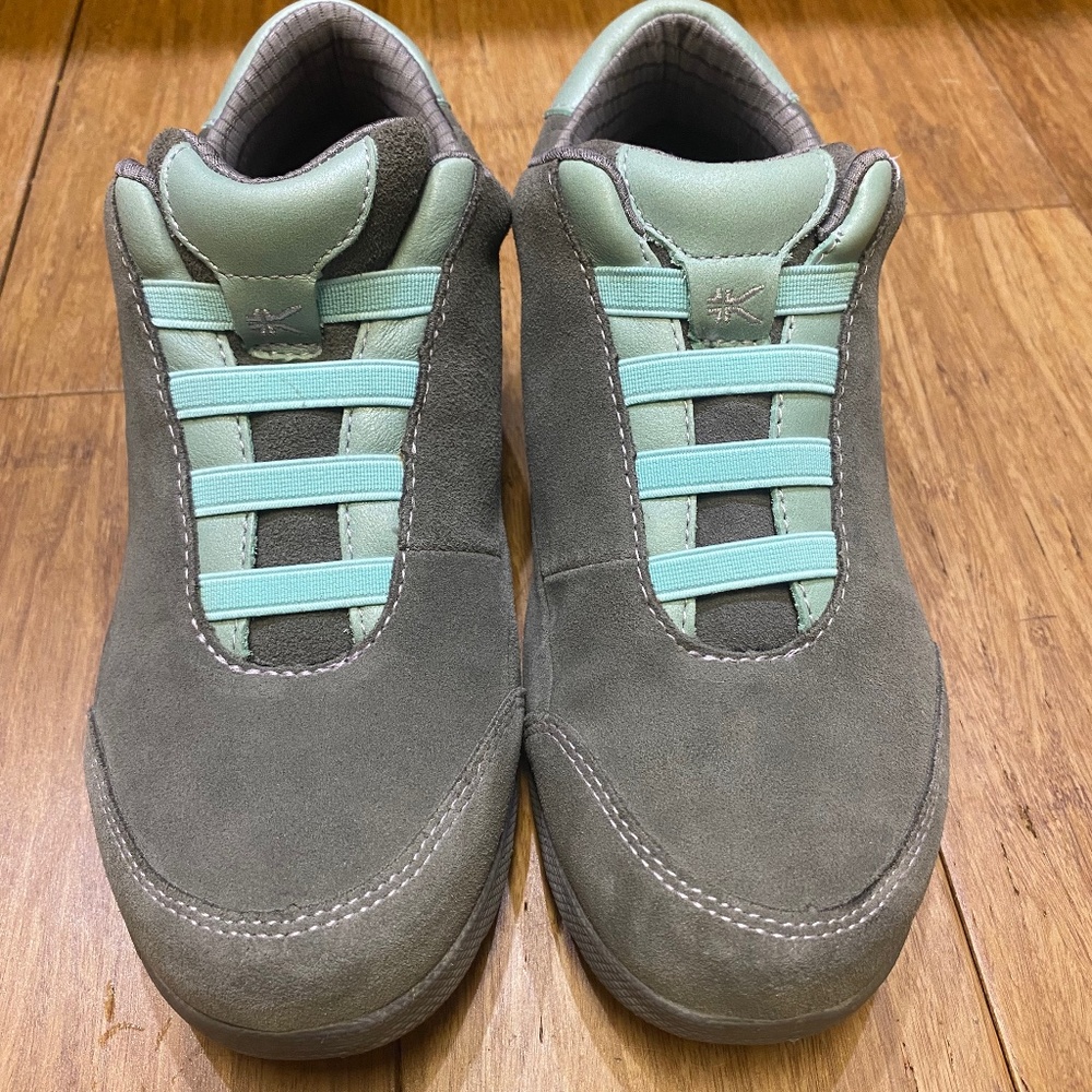 KURU Gray Sneakers with Teal Highlights